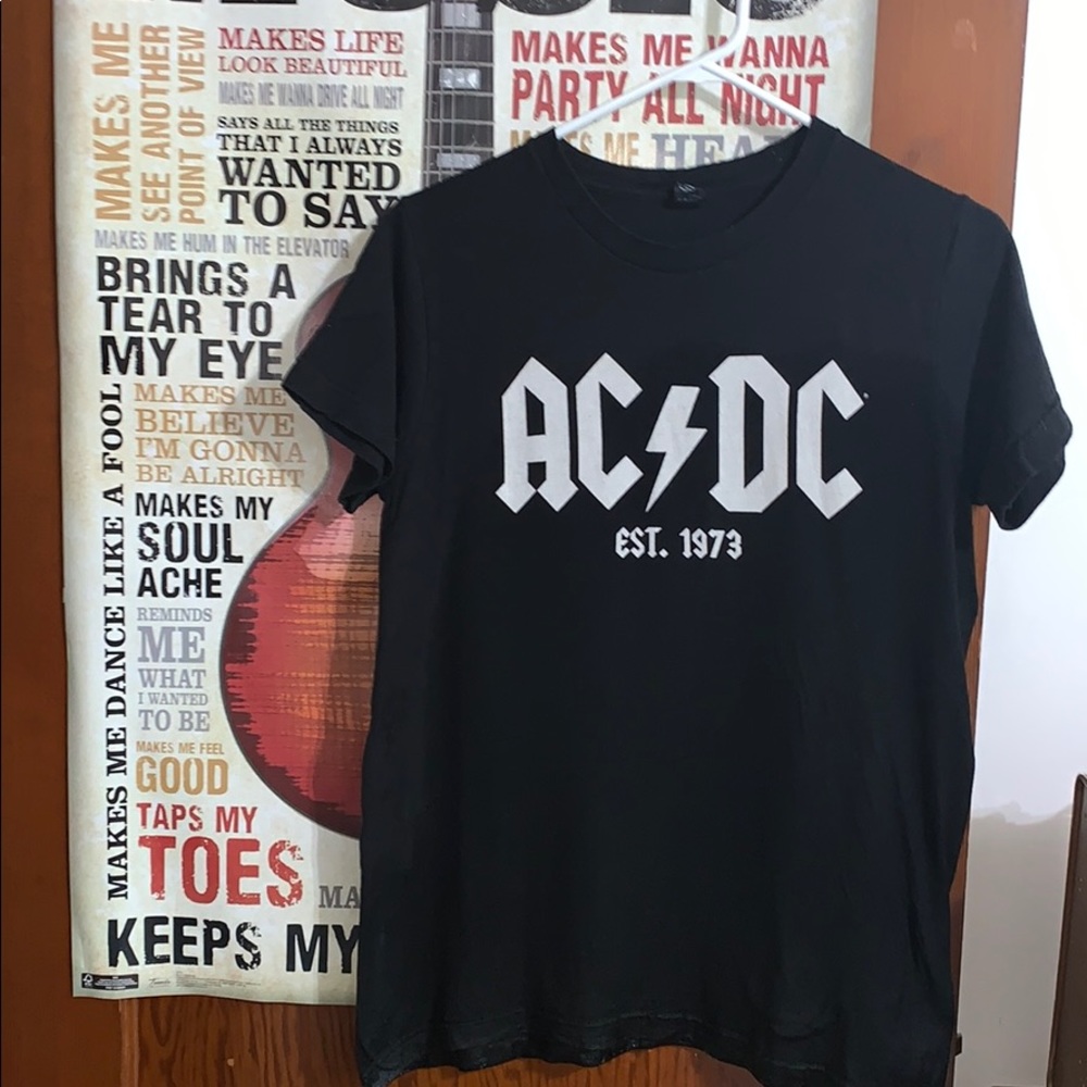 AC/DC black t-shirt 🎸🎸🎸